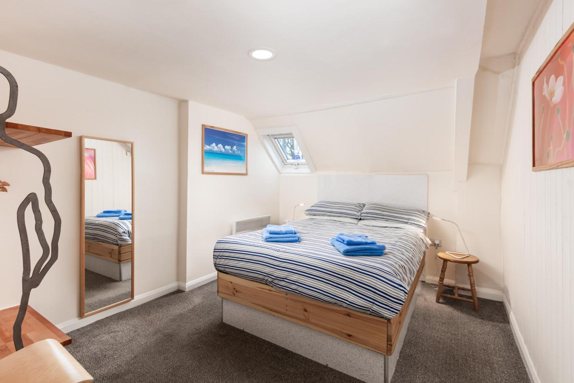 Discovery House Whitby Ngoại thất bức ảnh