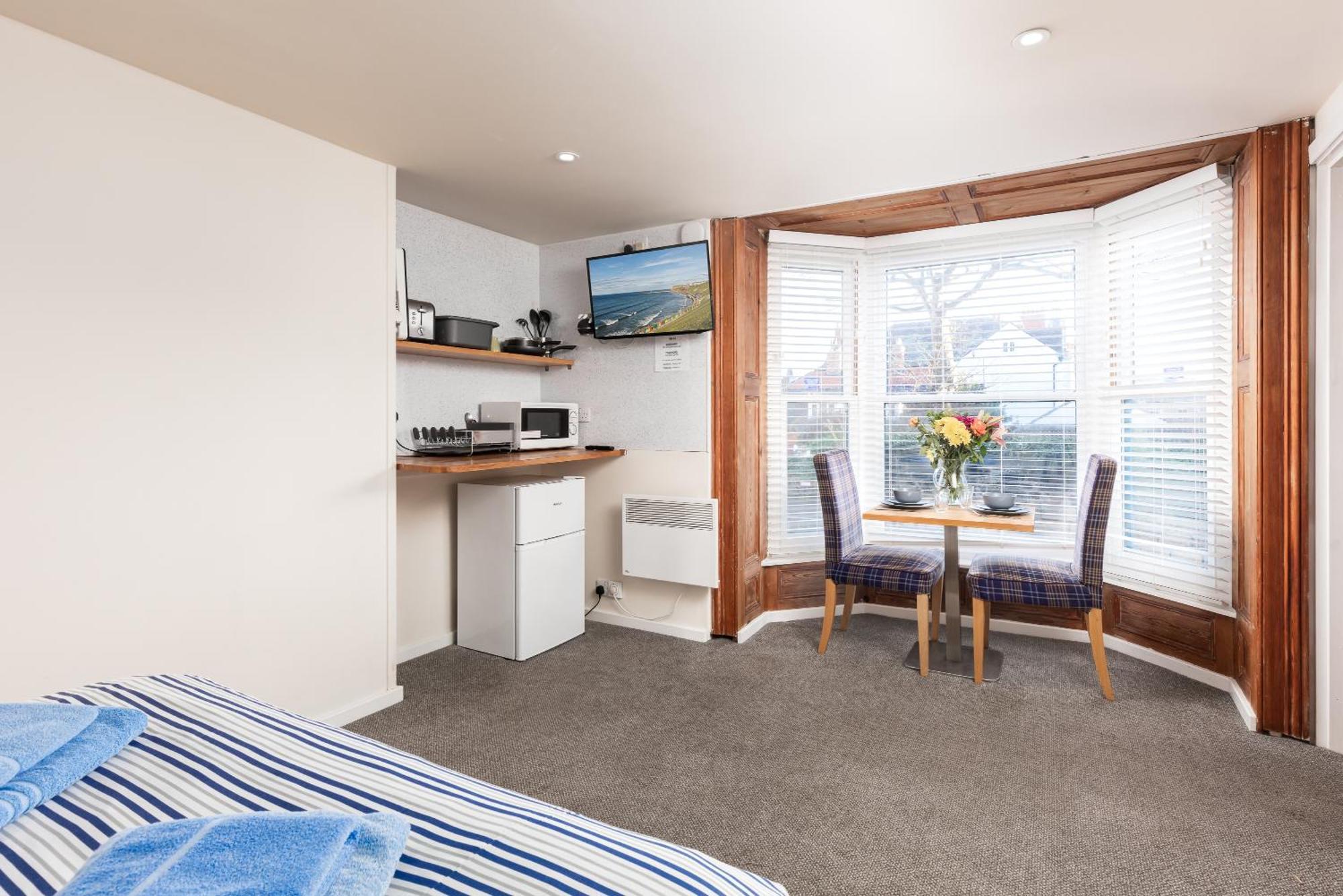 Discovery House Whitby Ngoại thất bức ảnh