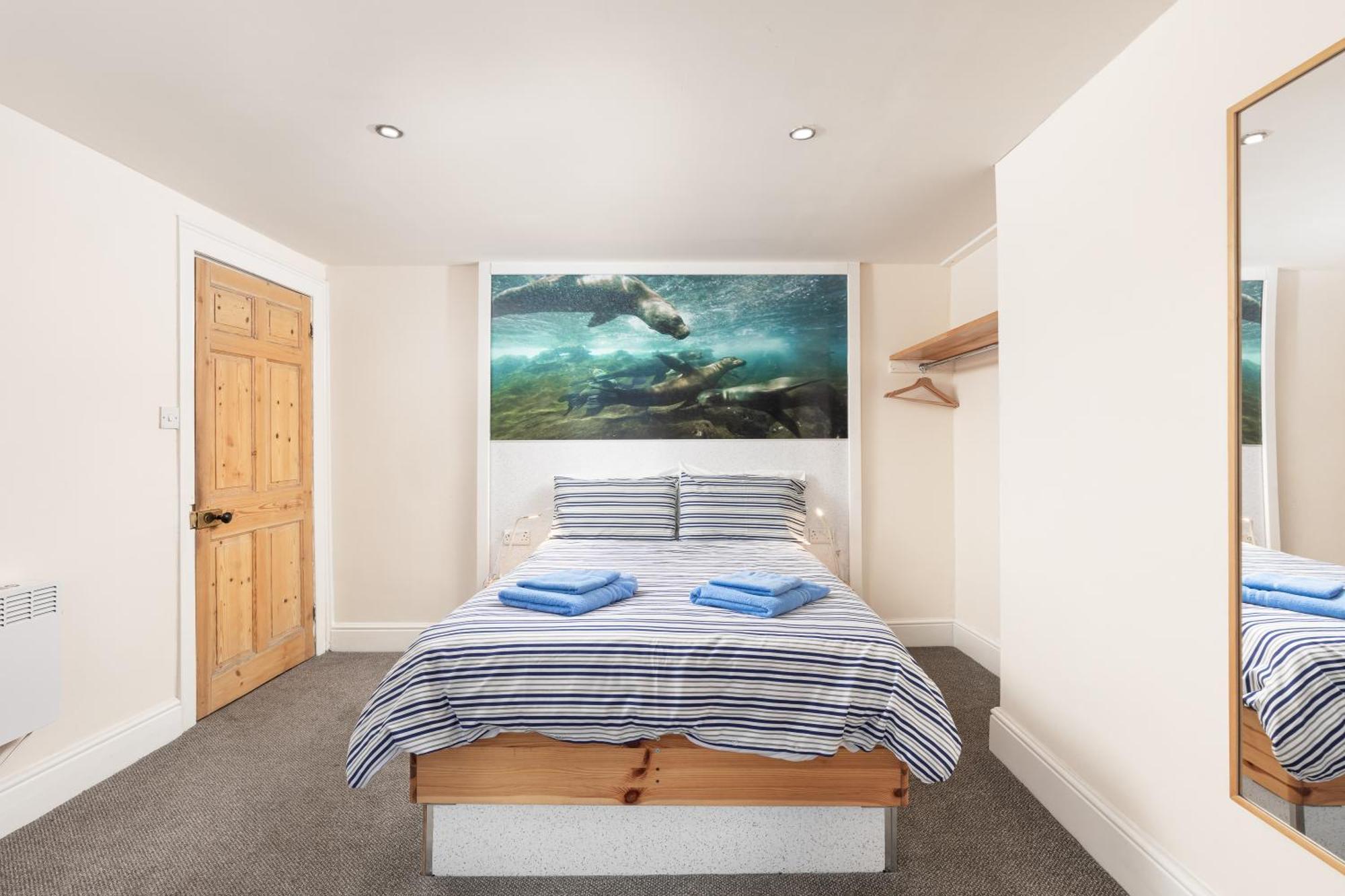 Discovery House Whitby Ngoại thất bức ảnh