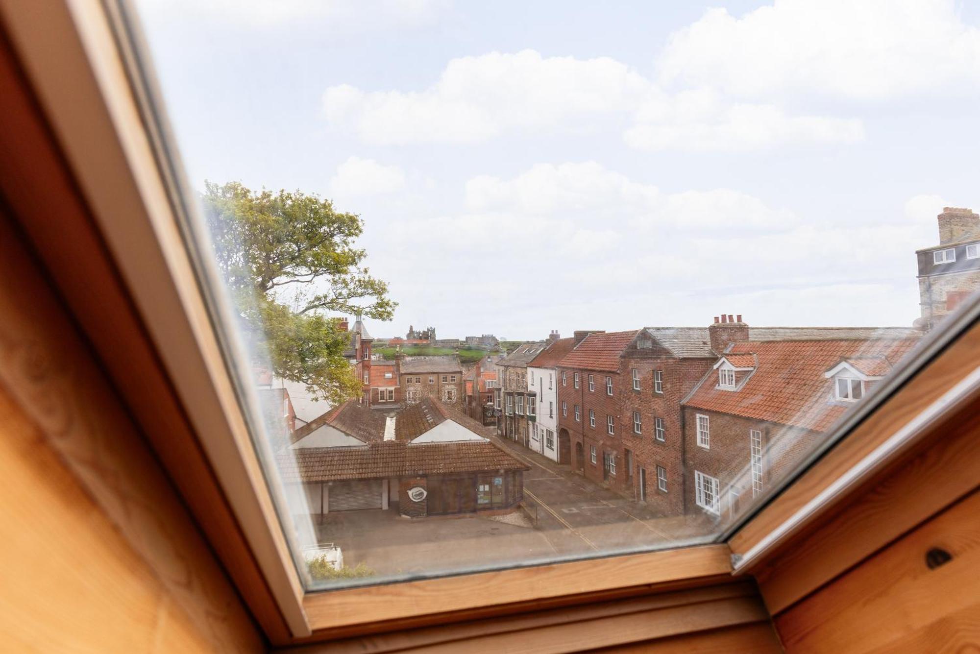 Discovery House Whitby Ngoại thất bức ảnh