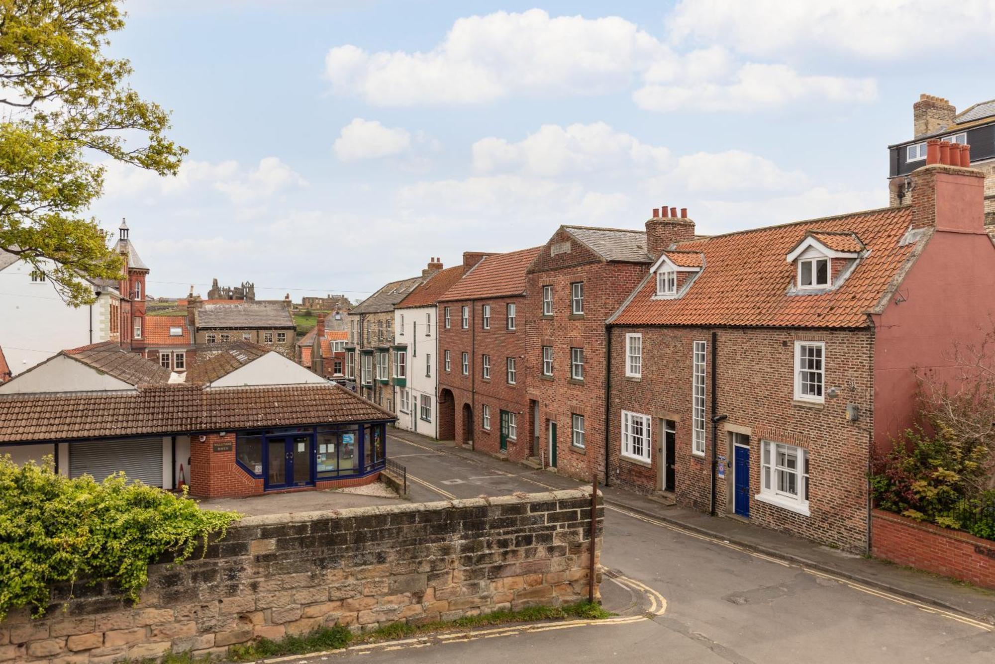 Discovery House Whitby Ngoại thất bức ảnh