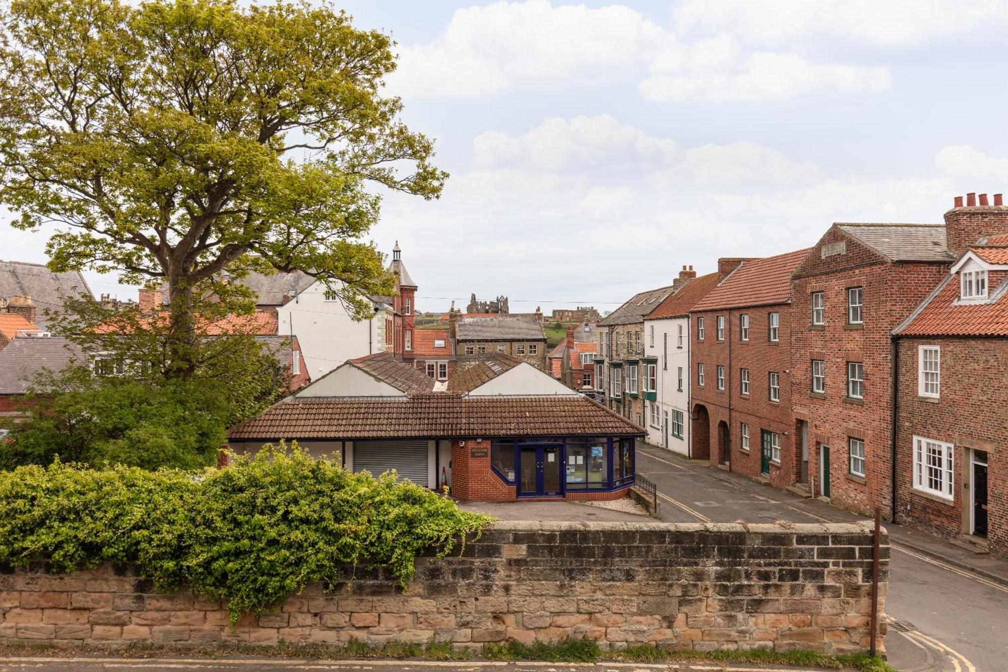 Discovery House Whitby Ngoại thất bức ảnh